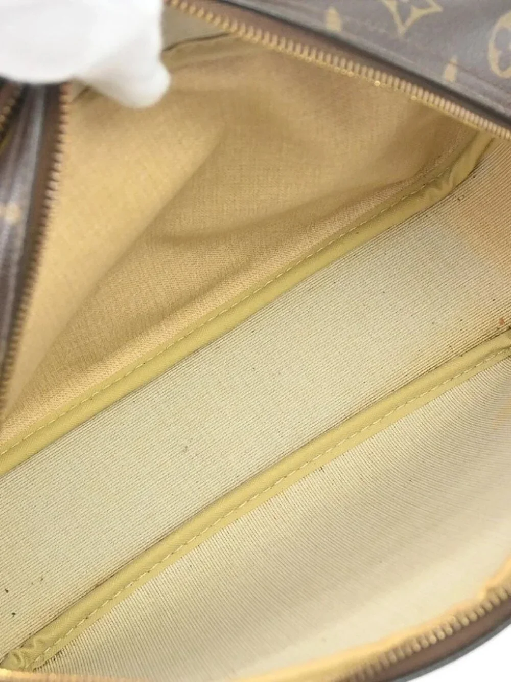 LOUIS VUITTON REPORTER PM MESSENGER SHOULDER BAG